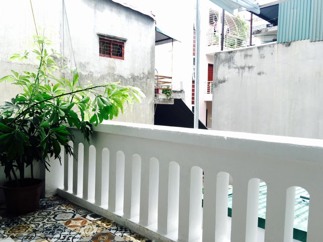 Awa Downtown Hostel Hanoi Exterior photo